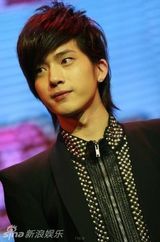 幻灯图集：《全城热恋》首映庆典 四美女争奇斗艳