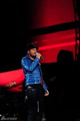 组图：湖北卫视2013跨年晚会中外明星同台打擂