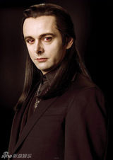 幻灯：《暮光2》曝新海报 意大利吸血鬼家族现身