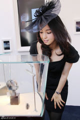 组图：董璇巧穿黑色风采夺人  英姿飒爽高贵优雅