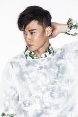 组图：程皓枫时尚大片 帅气型男吸睛十足