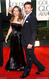 高清组图：小罗伯特-唐尼携娇妻甜蜜现身