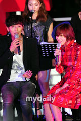 组图：韩星朱智勋釜山举办特别演唱会粉丝捧场