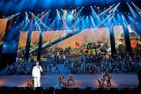 高清组图：双拥晚会 阎维文献唱《放心吧，祖国》