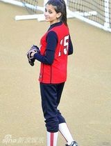 组图：MJ爱女帕丽斯初长成 朋克自拍照时尚青春