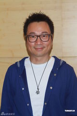 组图：《法政先峰Ⅲ》拍摄完毕 黎耀祥犒劳众人