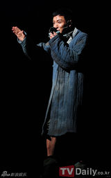 组图：SJ利特池贤宇参演歌舞剧展精湛演技