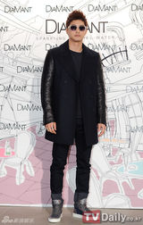 组图：韩星李天熙河正宇等亮相品牌活动