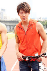 高清组图：飞轮海庆祝成军五年 吴尊有意幕后工作