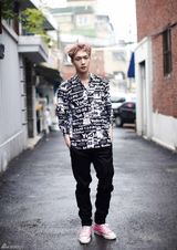 高清组图：EXO推后续曲《Growl》曝街拍写真