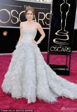 组图：奥斯卡红毯-女配提名艾米-亚当斯与老公