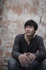 高清组图：满江化身纯爷们 淡定内敛胸肌隐现