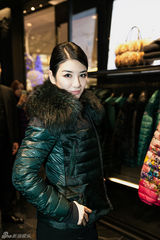 组图：黄奕光鲜出席活动 曾邀李湘过圣诞