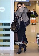 组图：全智贤结束中国行返韩 朴诗妍赴美拍写真