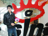 高清组图：方大同到访新浪遇热情歌迷
