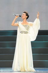 组图：宋祖英章子怡等放歌“北京祝福你”奥运歌会