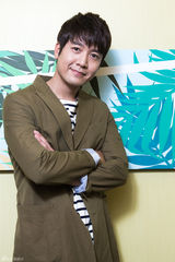 高清组图：新浪娱乐独家对话韩星赵显宰