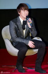 组图：SJ-M新专辑发布 秀搞笑中文