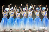 组图：《山水间》桂林公演 16名男旦成最大亮点