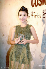 组图：杨千嬅佘诗曼等出席时尚颁奖礼光彩照人