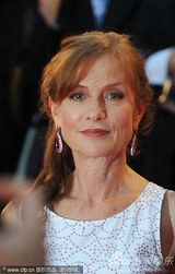 组图：《睡美人》首映 影后于佩尔清纯白裙装嫩