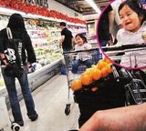 幻灯图：方中信爱女曝光 精灵活泼相貌极似母亲