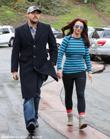 组图：布兰妮带爱子外出 男友相伴辣妈乐不停