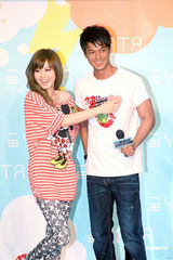 高清组图：傅颖罗仲谦甜蜜助阵一田Fashion Show