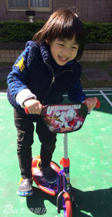 组图：《爸爸》萌娃欢乐多 天天卷发王诗龄变瘦