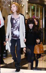 组图：韩国女团少女时代出席代言品牌粉丝签名会