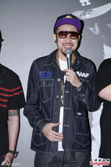 组图：MC Hotdog红磡开唱 陈冠希张震岳助阵