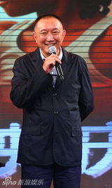 幻灯图集：《功夫梦》北京首映 成龙小史密斯秀醉拳