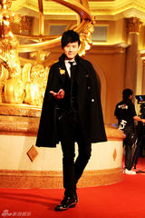 天娱群星榜中榜揽七奖 李宇春称后张杰封王(图)