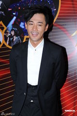 组图：twins林峰国庆同台献艺 容祖儿劲歌热舞