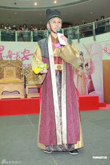 组图：欧阳震华曾为港姐伴舞 胡杏儿钟嘉欣大晒舞功