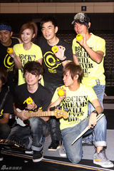 组图：任贤齐跳小薇版nobody 自夸舞技堪比杰克逊