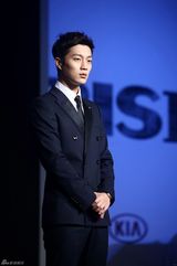 组图：韩剧《iris2》发布会 主演张赫李多海等亮相