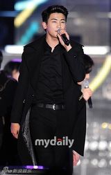 组图：孙丹菲WAPOP演出露蛮腰 AOA等性感劲舞