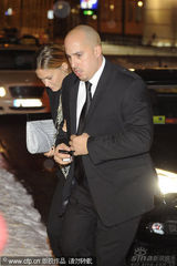 幻灯图集：莱昂纳多和名模女友情人节柏林密会