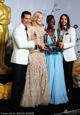 组图：86届奥斯卡帝后合影 麦康纳凯特相视而笑