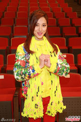 组图：TVB团拜陈凯琳讨教演技 欧阳巧莹露底