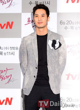 组图：韩星李真旭自曝新剧热吻郑有美2000次