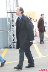 组图：方逸华跪拜邵逸夫 刘德华张学友致祭