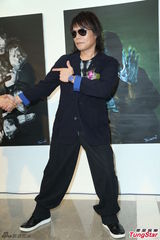 组图：摄影大师加纳典明开摄影展邀伍佰入镜