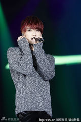 组图：JYJ日本开唱人气爆棚 在中皮草加身妖娆