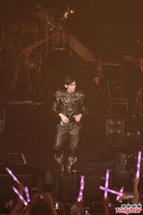 组图：周杰伦香港演唱会落幕 陈奕迅台上力挺