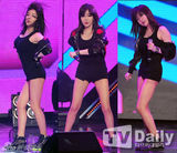 组图：2NE1携EpikHigh等唱响StayG演唱会