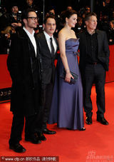 幻灯：《犹太人苏斯》首映礼 主演玛蒂娜优雅亮相