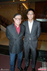 组图：霍震霆见长孙心情大好 劝儿媳晶晶多休息