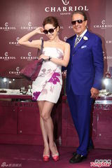 组图：侯佩岑代言被洋老总调戏 望多尝试演戏